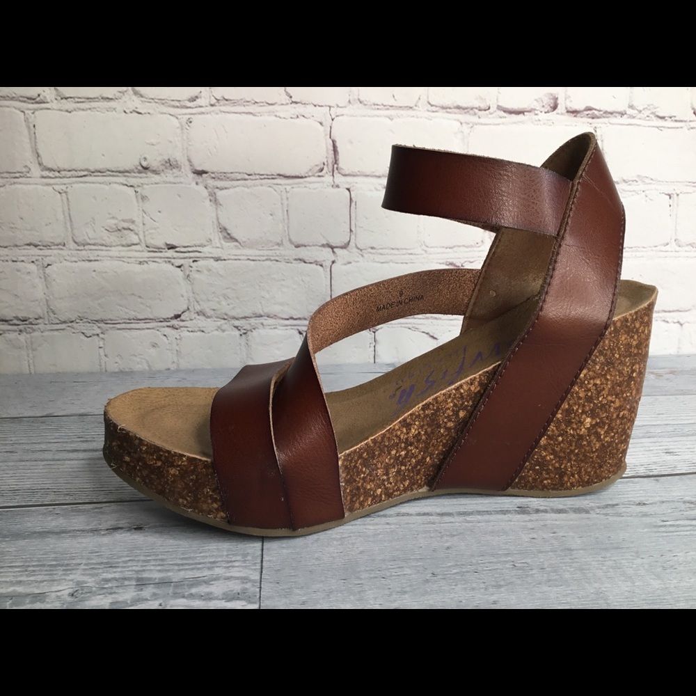 Blowfish Malibu Hapuku Women's 9 Cognac Tan Cork Wedges Sandals Strappy.